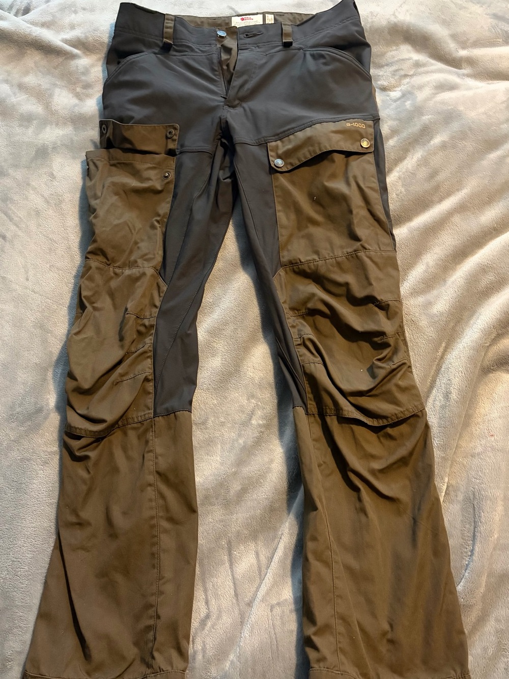 Fjallraven Men's Keb Trousers in Olive and Grey